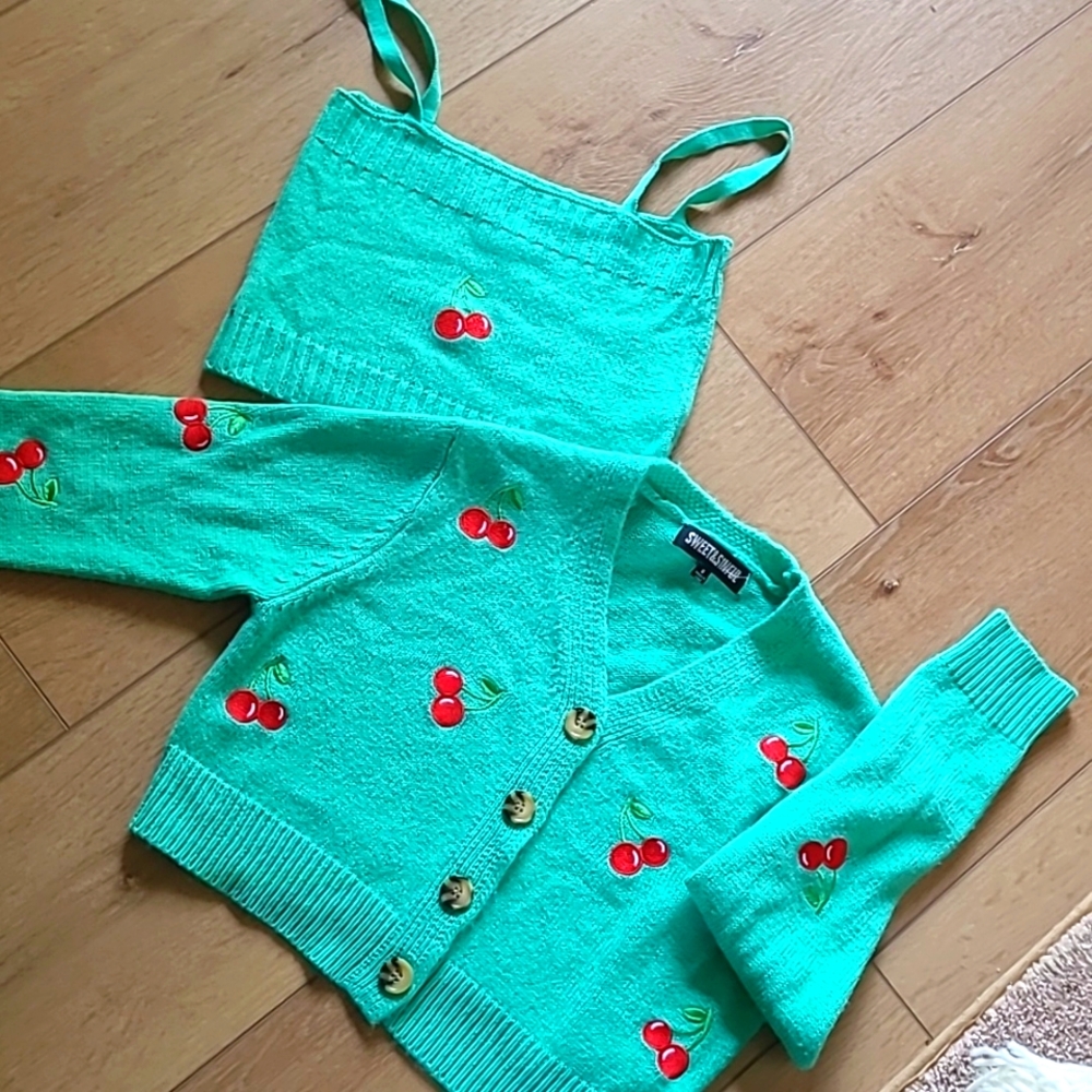 Cropped cardigan and matching cropped Tank